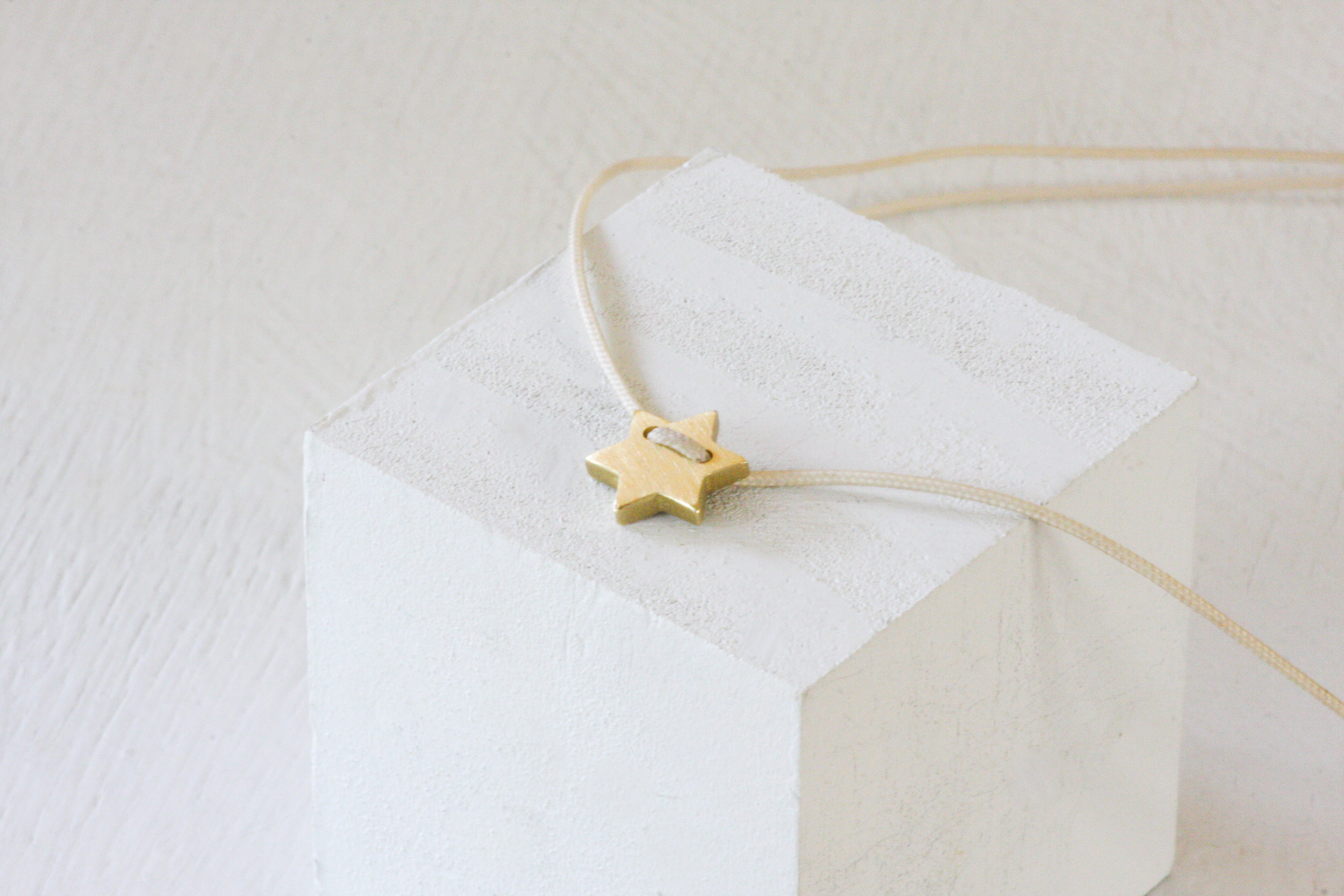 Star Of David on a wire / Magen David Gold Pendant