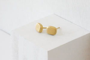 Rounded square shape earrings