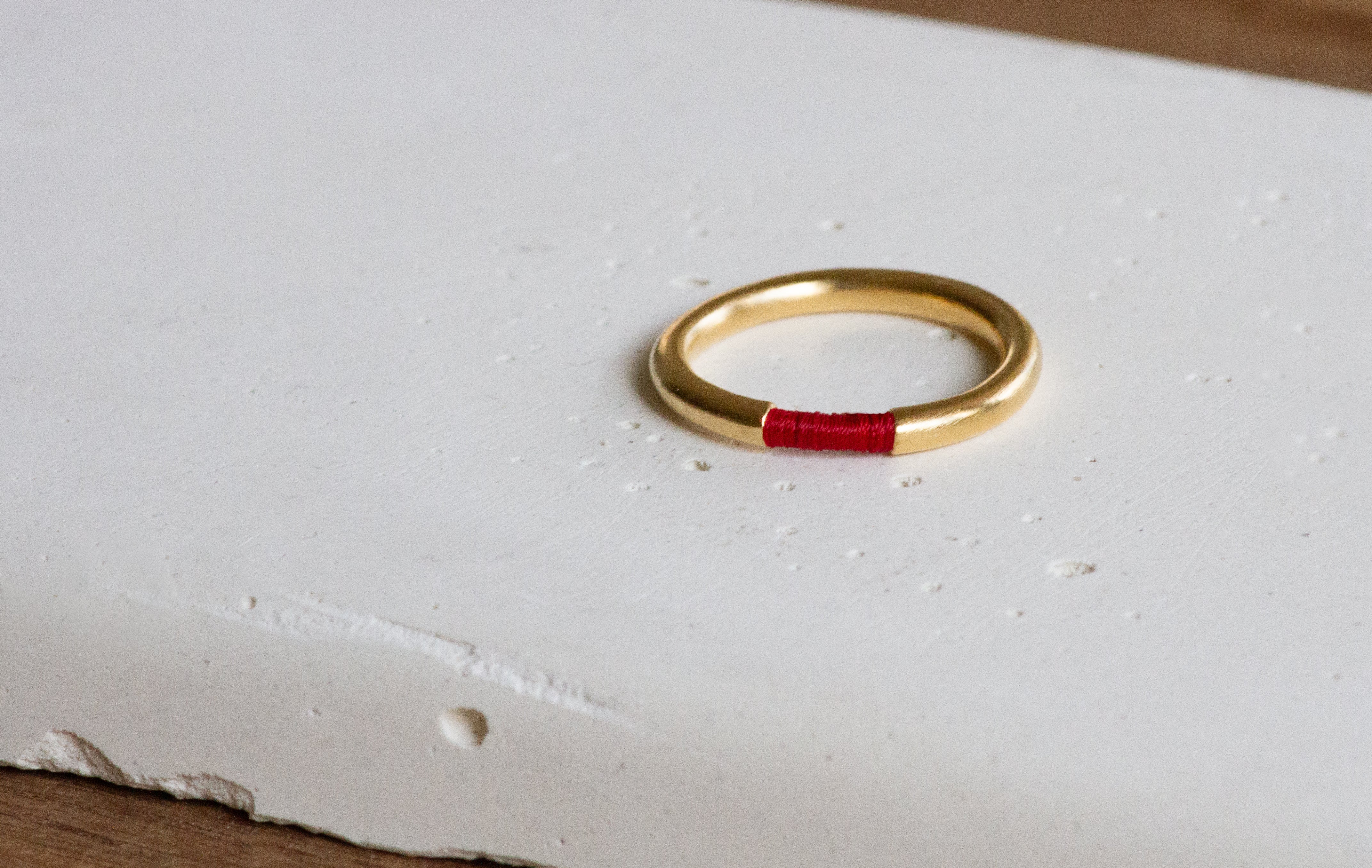 Contemporary Gold & Red Threads Ring