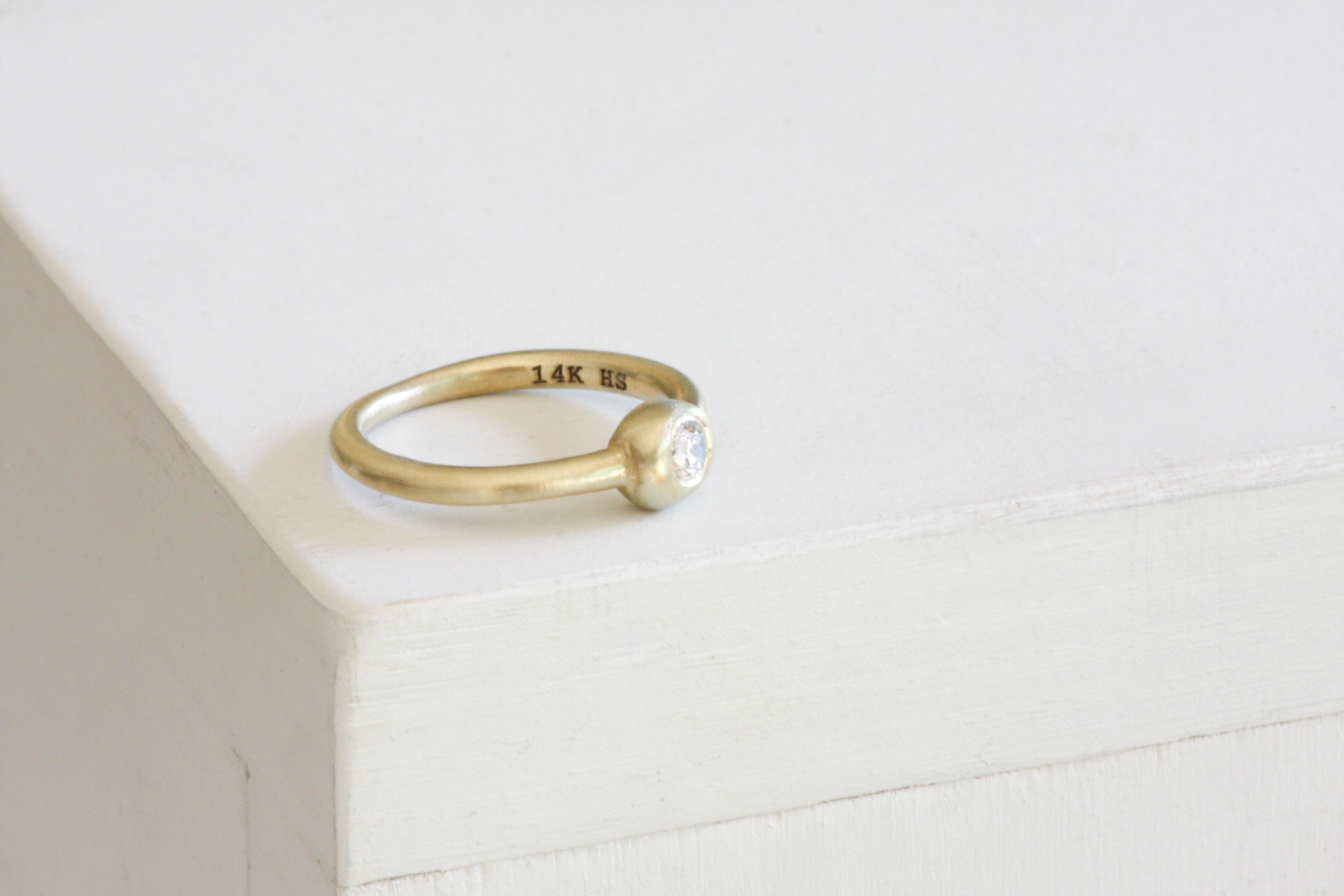 Small "ZOHAR" Ring - Impressive natural solitaire white diamond ring