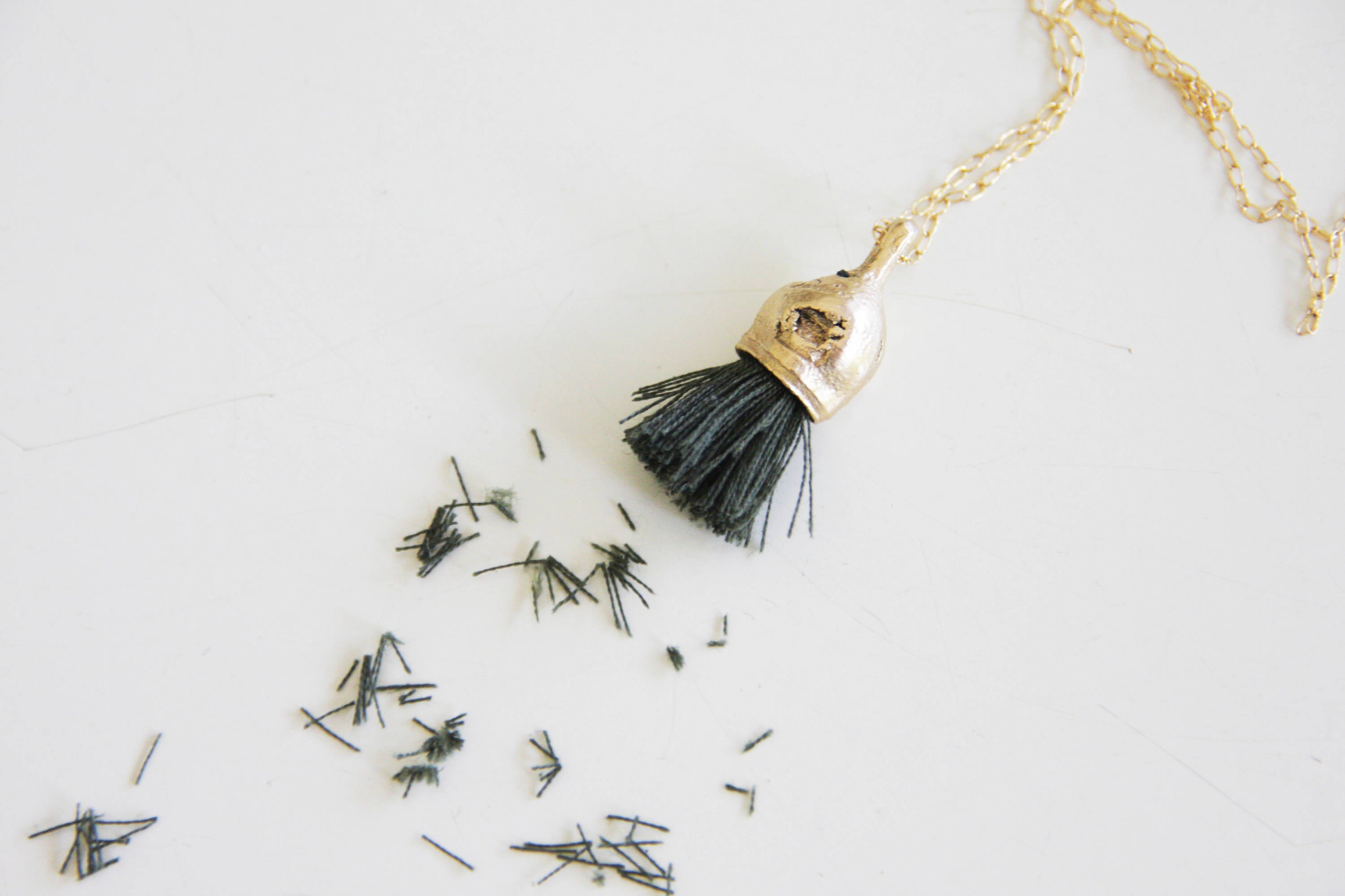 Nature Jewelry / Tassel Necklace / Organic Pendant / Blue Necklace - hs