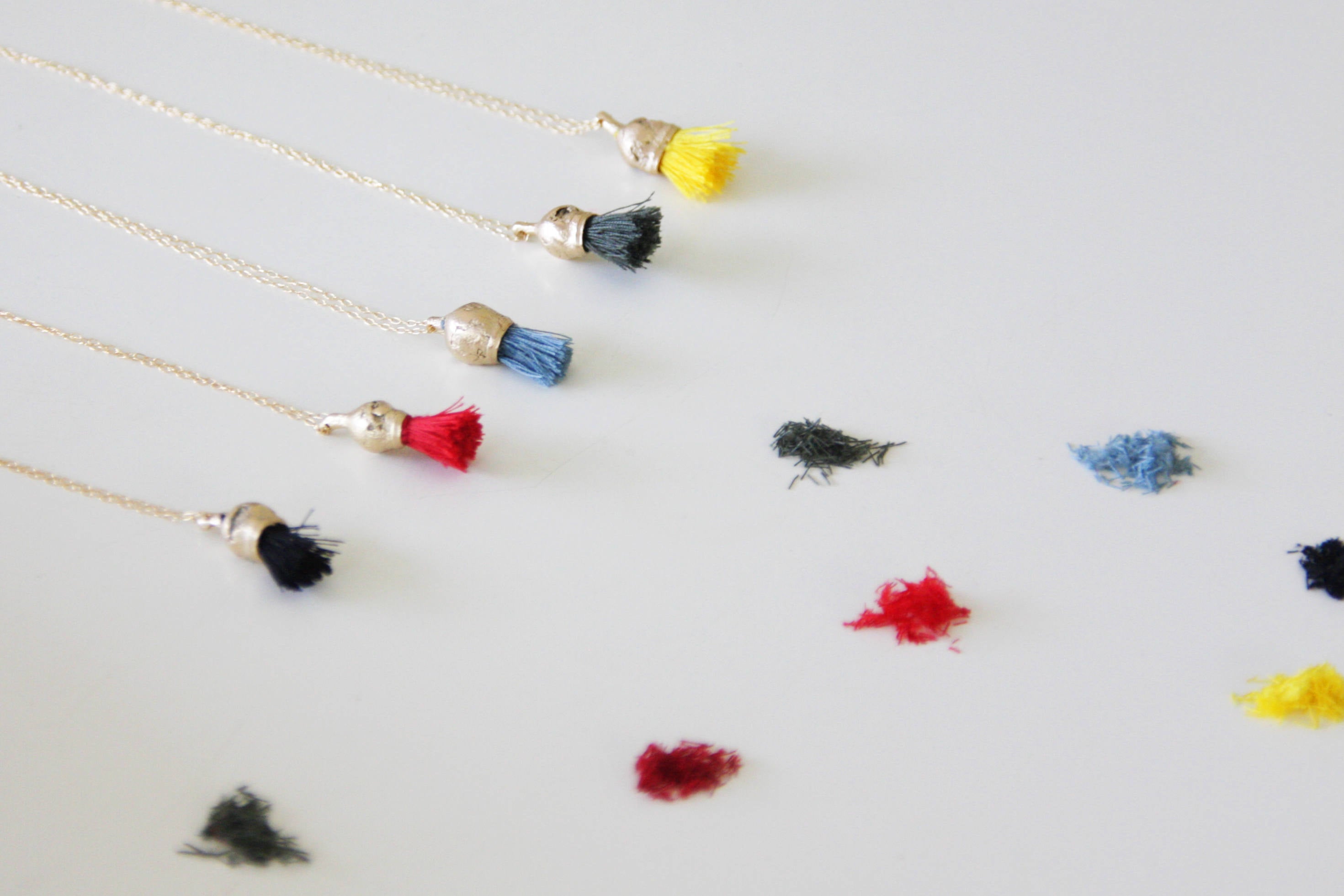 Nature Jewelry / Tassel Necklace / Organic Pendant / Blue Necklace - hs
