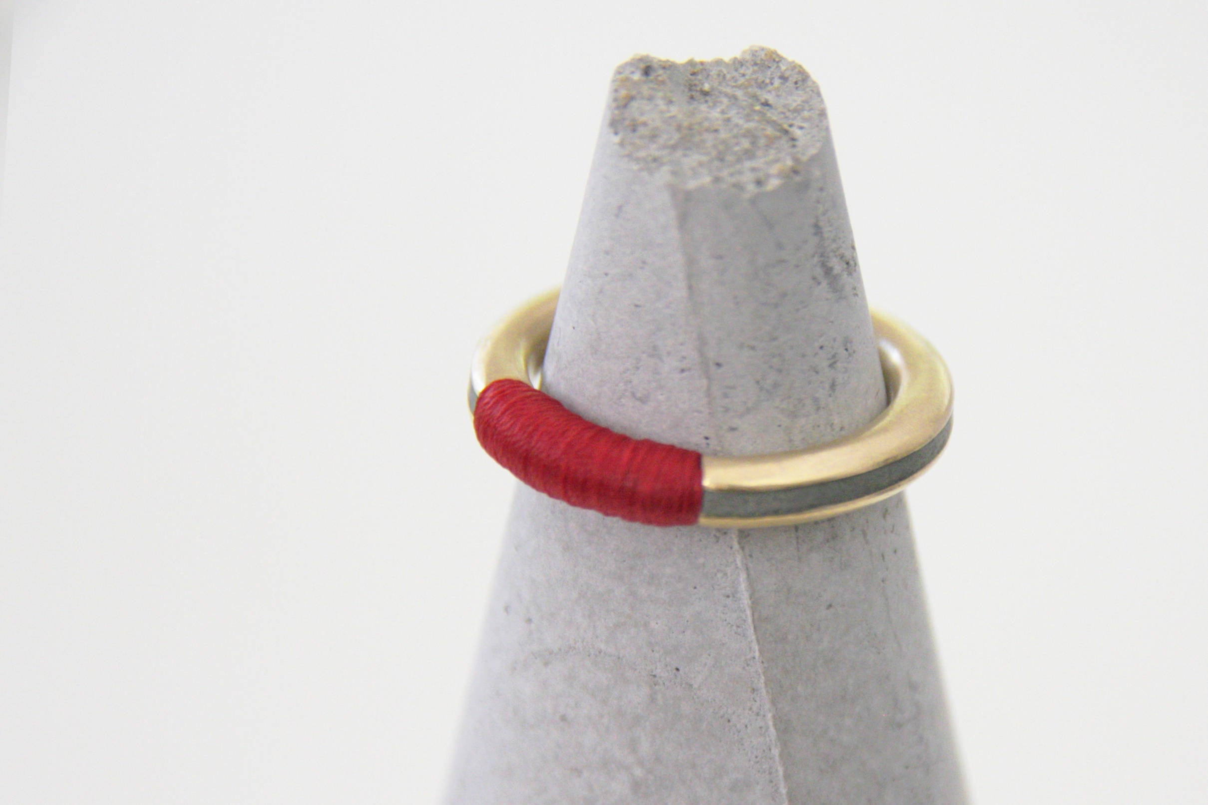 Gold concrete band, Minimalist brass ring, Plated gold and concrete ring, Contemporary ring, modern ring, stacking ring, threads unique ring - hs