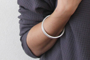 Silver and concrete bangle bracelet, concrete bangle, Minimalist silver bracelet, Contemporary bracelet, concrete jewelry, geometric jewelry - hs