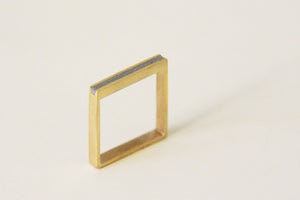 Square Gold Modern Ring With Delicate Concrete Line - hs