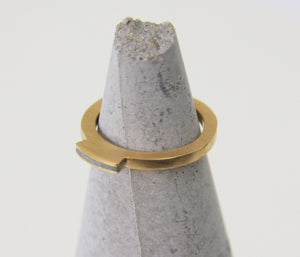 Gold And Concrete Modern Band, 2 mm Gold Ring, Flat Top Concrete Ring - hs