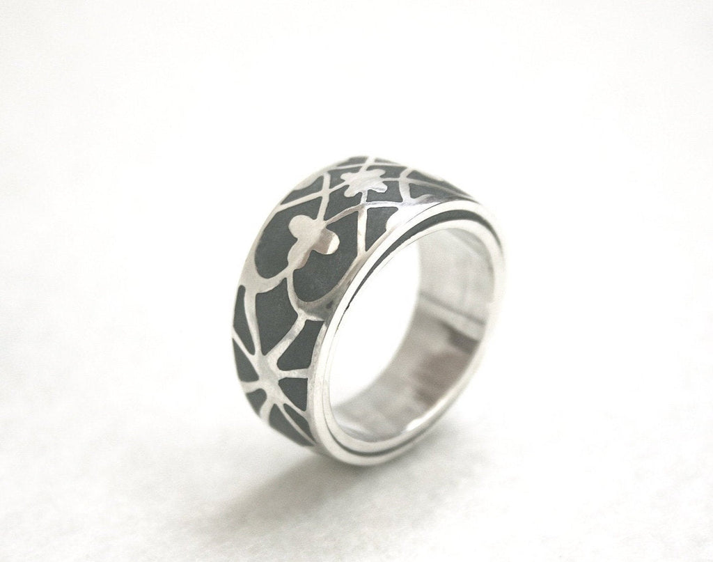 Silver And Concrete Ethnic Ornament Pattern Bold Ring - hs