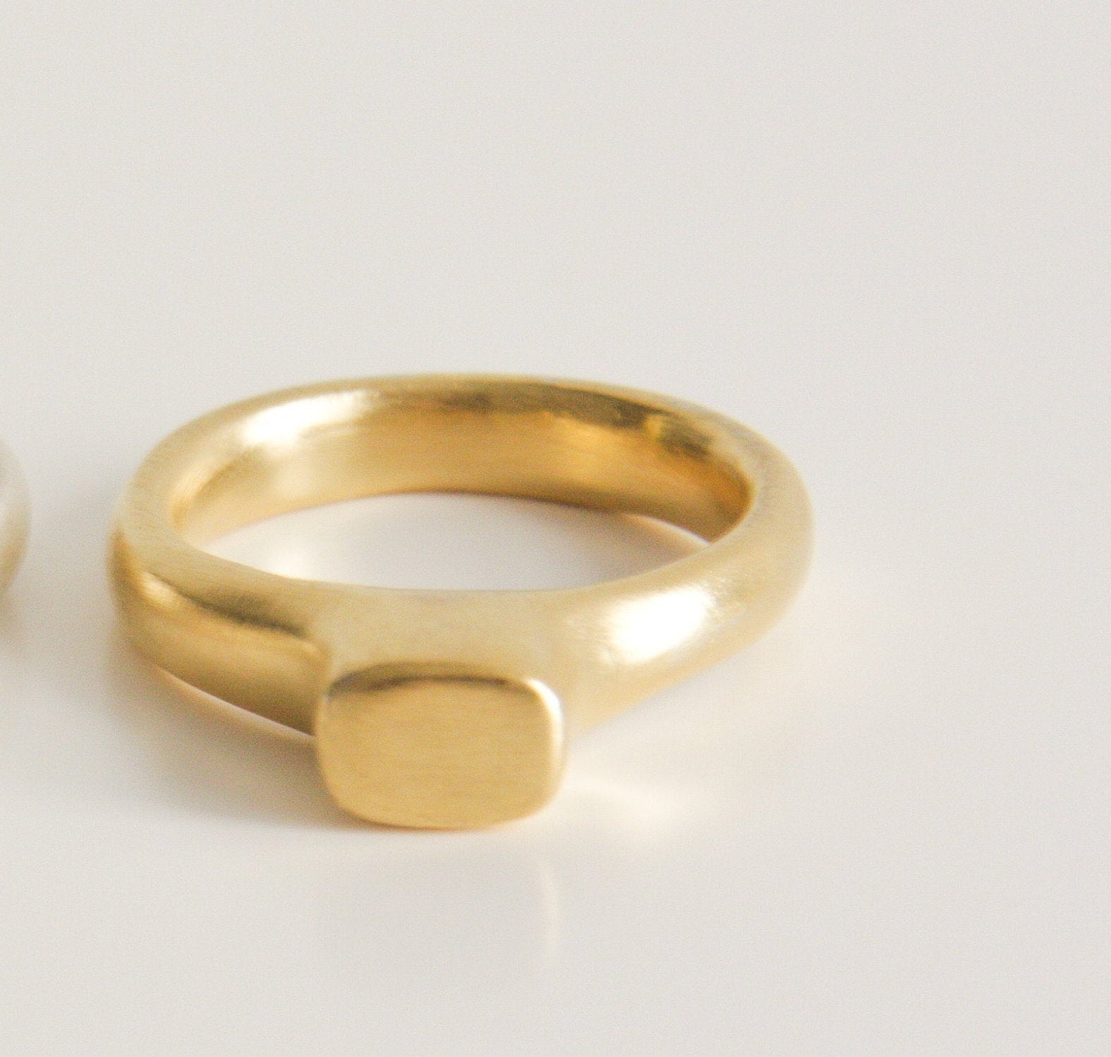 Minimalist Signet 14K Yellow Gold Ring / Square Gold Ring - hs