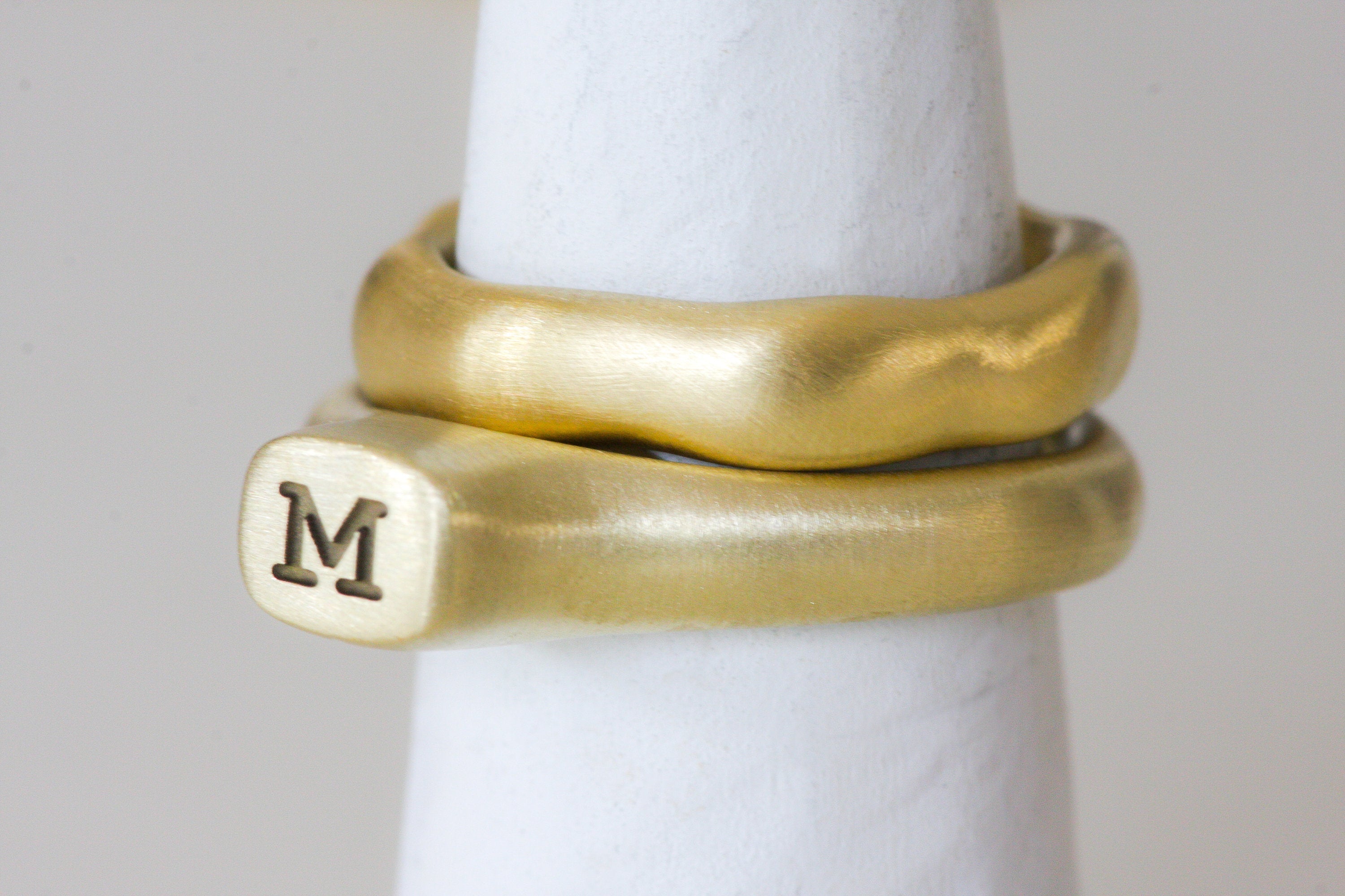 Personalized Signet Gold Ring / Initial Gold Ring / Custom Letter Ring / Engraved Ring / Personalize Jewelry - hs