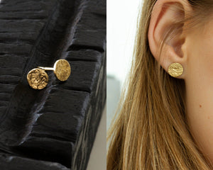 Delicate Round Organic Gold Studs Earrings - hs