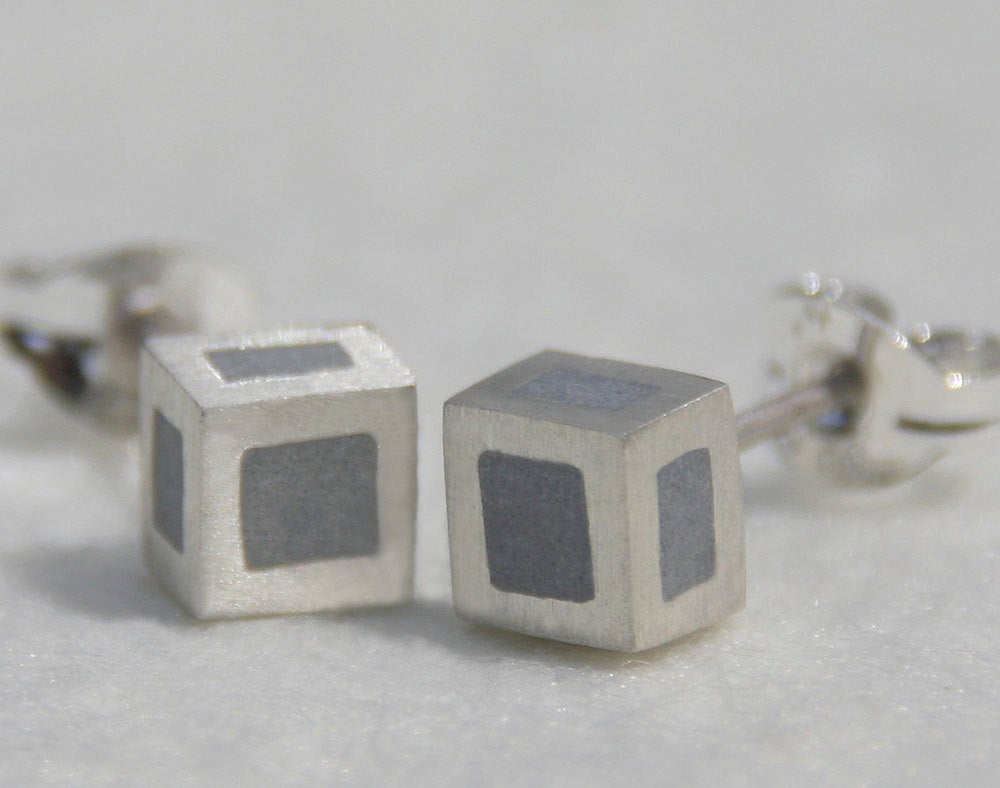 Minimalist geometric silver cube earrings - hs