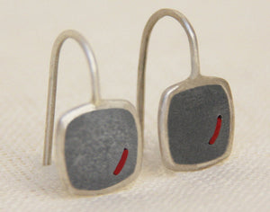Concrete & silver dangle square earrings with red thread - hs